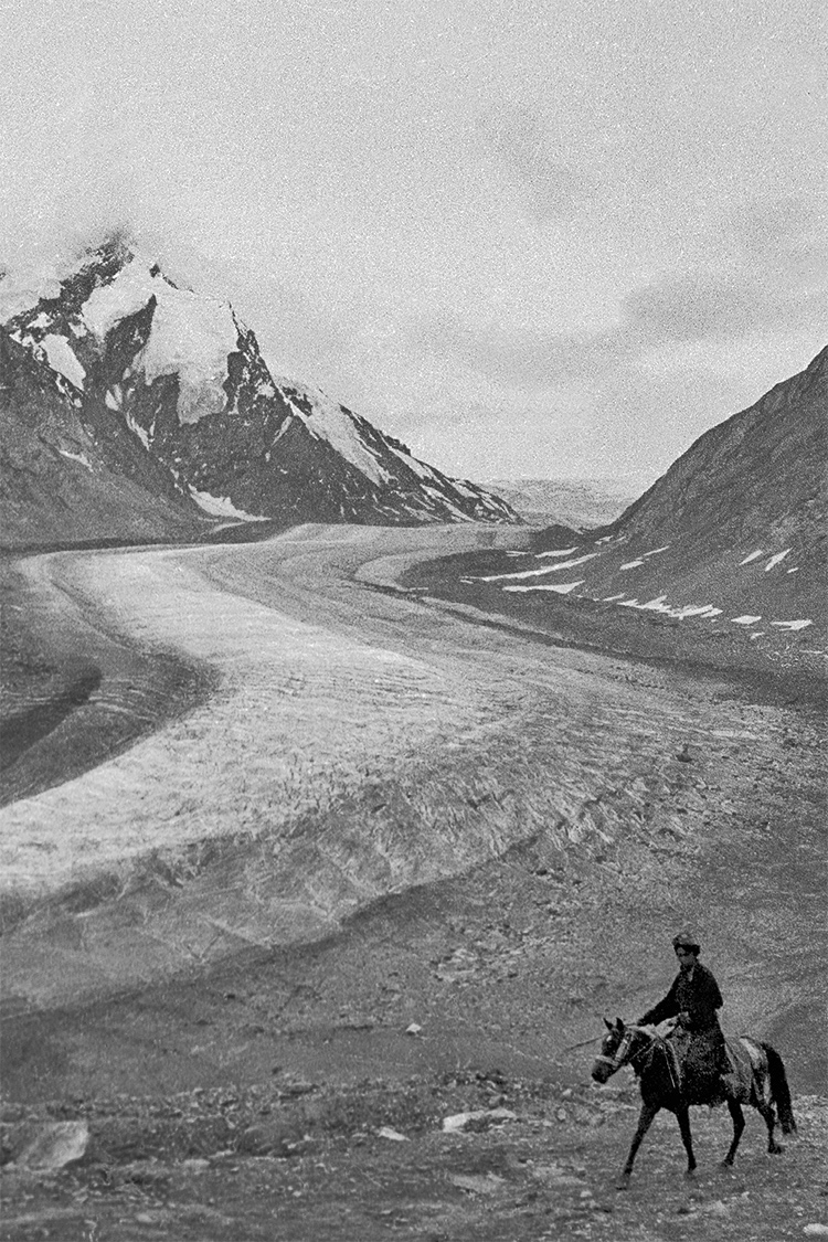 Rider on Pensila pass, Ladakh 1978 - Tim Trompeter